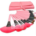 24PCS Kit de cepillo profesional del maquillaje del pelo natural rosado